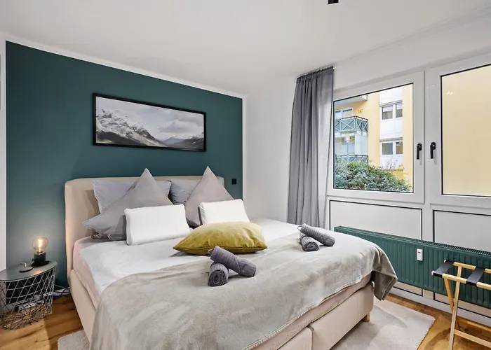Edler Wohnraum Elegantes Apartment Mit Balkon, Boxspringbett, Kaffeevollautomat, Lift & Parkplatz