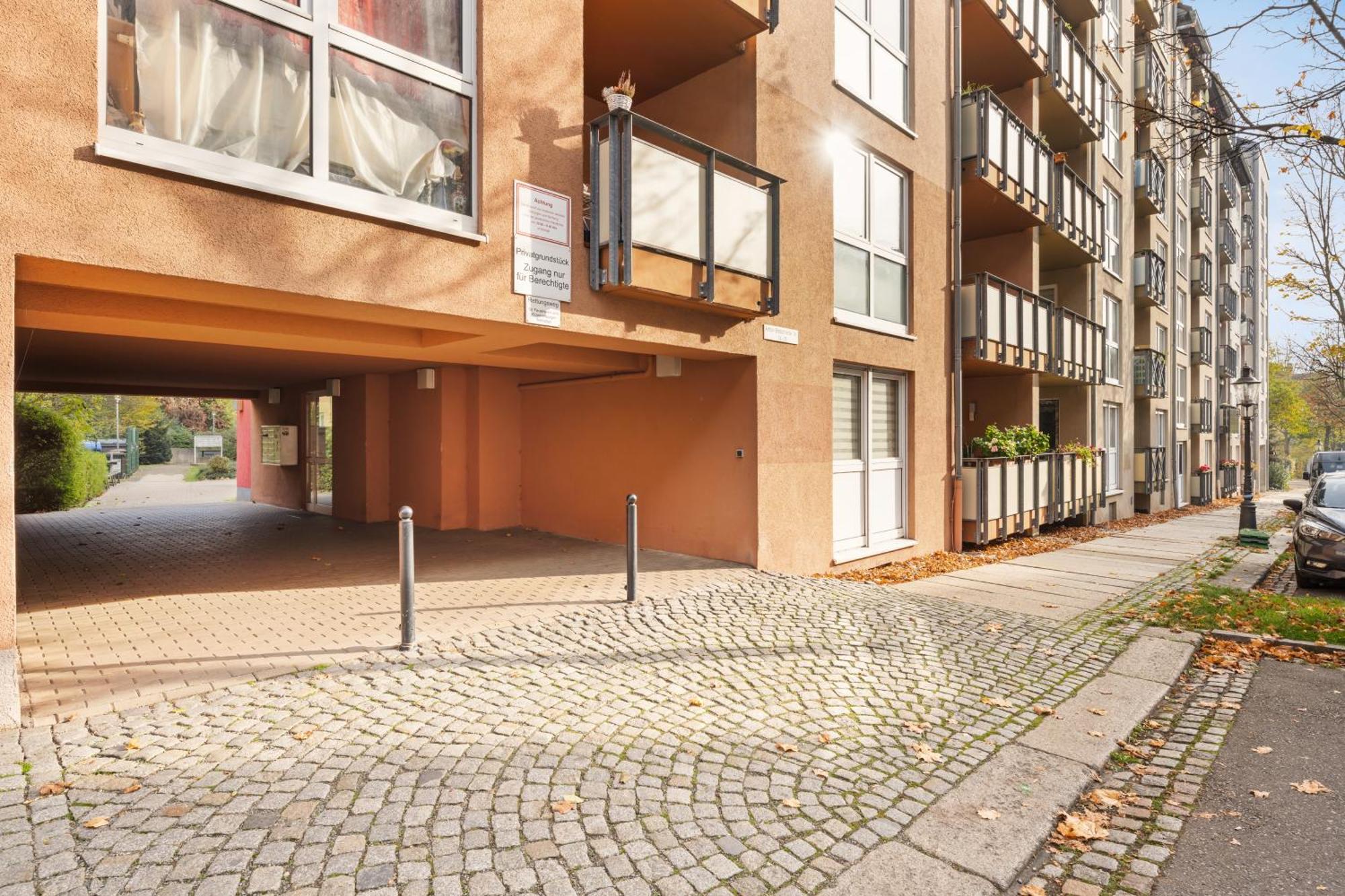Apartment Edler Wohnraum Elegantes Mit Balkon, Boxspringbett, Kaffeevollautomat, Lift & Parkplatz