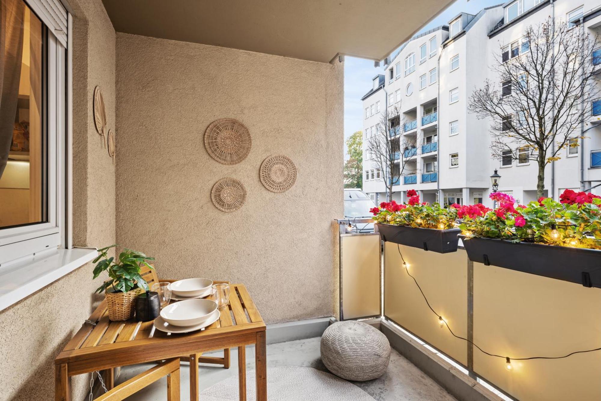 Edler Wohnraum Elegantes Mit Balkon, Boxspringbett, Kaffeevollautomat, Lift & Parkplatz Apartment *