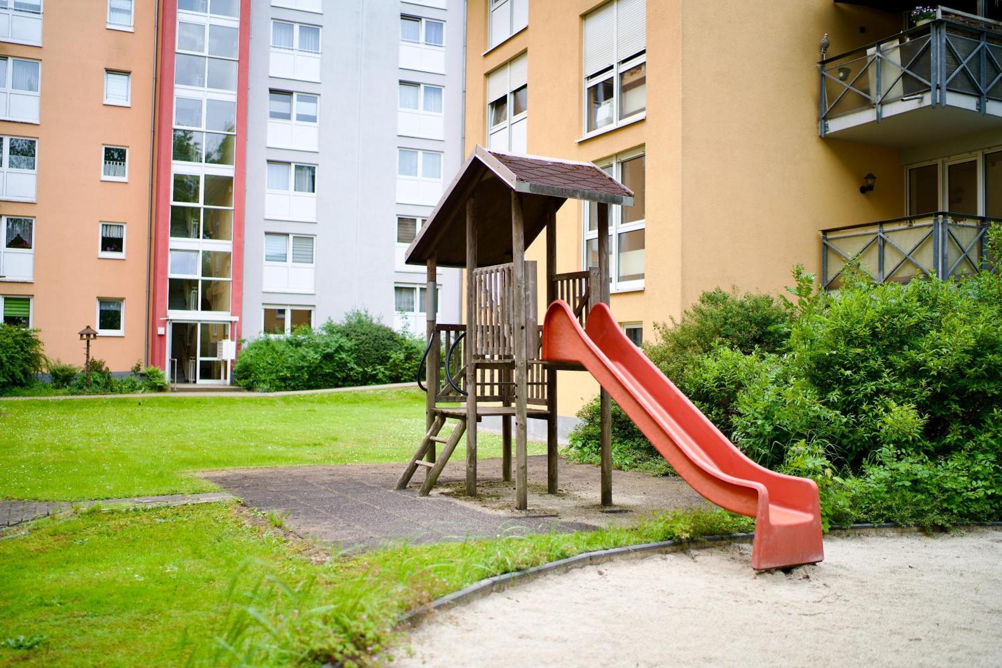 Edler Wohnraum Elegantes Mit Balkon, Boxspringbett, Kaffeevollautomat, Lift & Parkplatz Apartment Chemnitz