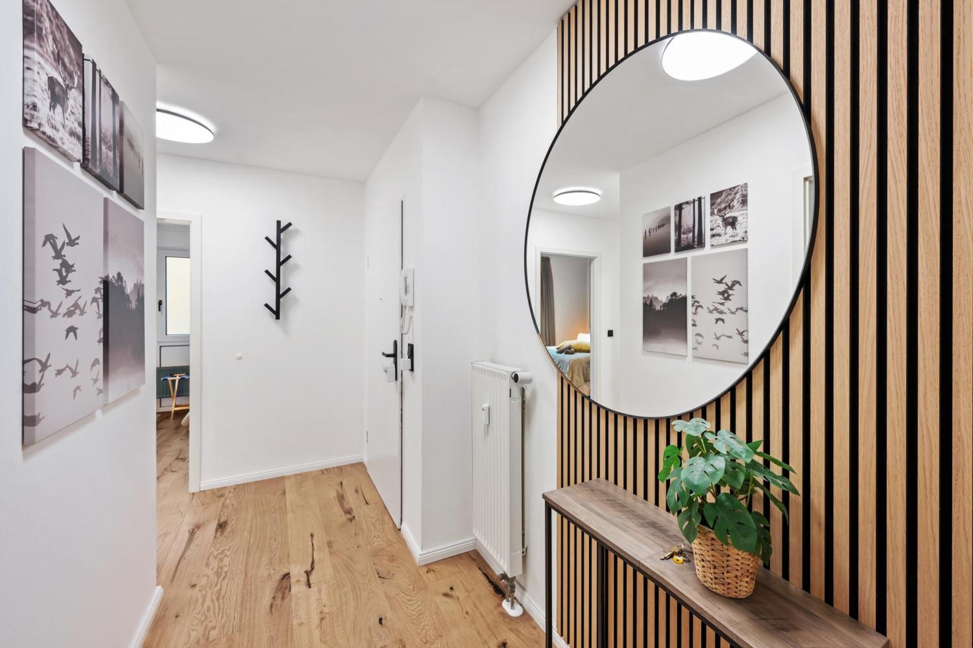 Apartment Edler Wohnraum Elegantes Mit Balkon, Boxspringbett, Kaffeevollautomat, Lift & Parkplatz