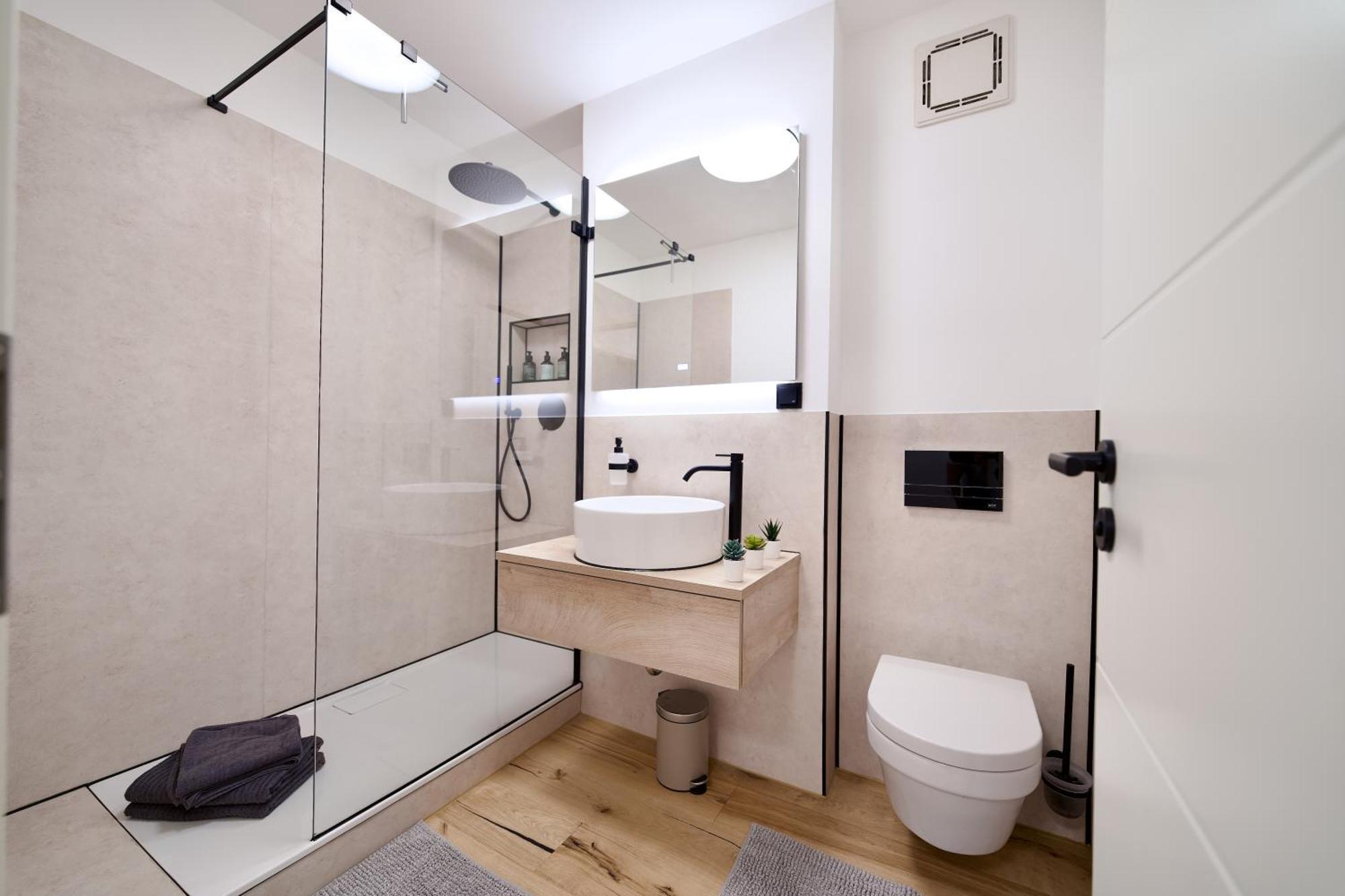 Apartment Edler Wohnraum Elegantes Mit Balkon, Boxspringbett, Kaffeevollautomat, Lift & Parkplatz *