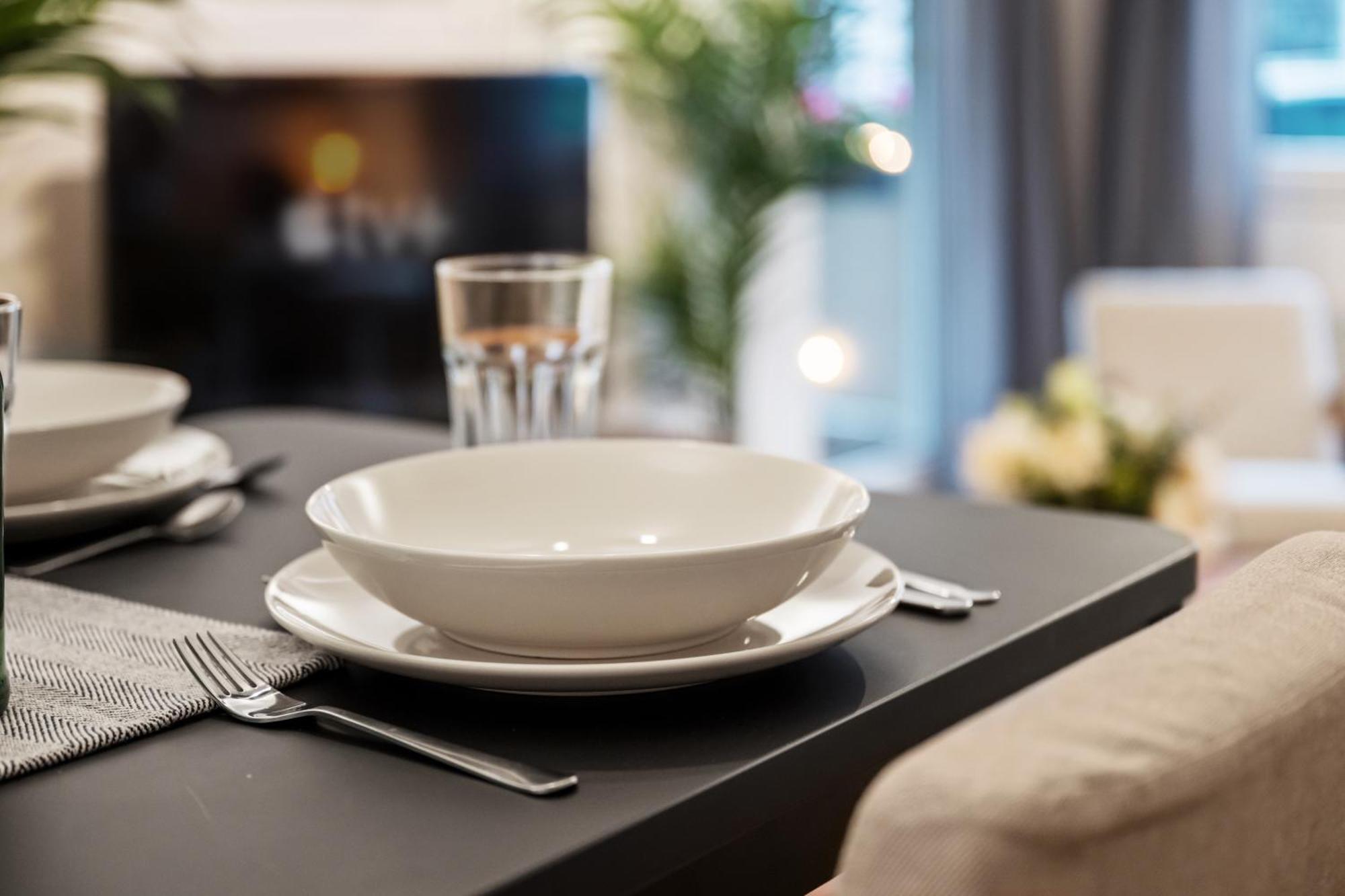 Edler Wohnraum Elegantes Mit Balkon, Boxspringbett, Kaffeevollautomat, Lift & Parkplatz Apartment *